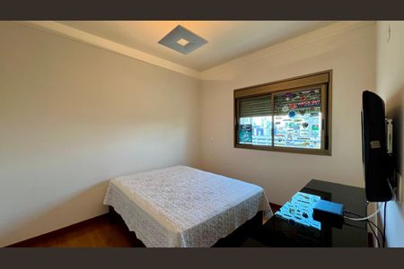 Apartamento à venda com 288m², 4 quartos e 6 vagas Apartamento à venda com 288m², 4 quartos e 6 vagasQuarto