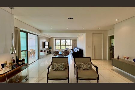 Apartamento à venda com 288m², 4 quartos e 6 vagas Apartamento à venda com 288m², 4 quartos e 6 vagasSala