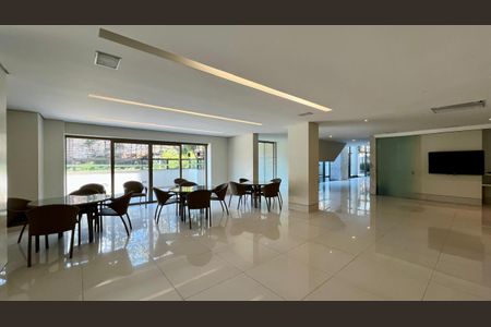 Apartamento à venda com 288m², 4 quartos e 6 vagas Apartamento à venda com 288m², 4 quartos e 6 vagasÁrea comum - Salão de festas