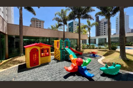 Apartamento à venda com 288m², 4 quartos e 6 vagas Apartamento à venda com 288m², 4 quartos e 6 vagasÁrea comum - Playground