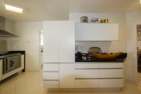 Apartamento à venda com 340m², 3 quartos e 4 vagas Apartamento à venda com 340m², 3 quartos e 4 vagasCozinha