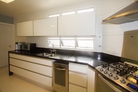 Apartamento à venda com 340m², 3 quartos e 4 vagas Apartamento à venda com 340m², 3 quartos e 4 vagasCozinha