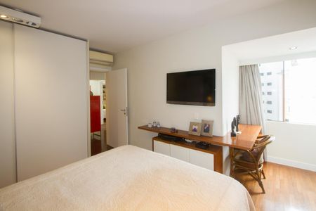 Apartamento à venda com 340m², 3 quartos e 4 vagas Apartamento à venda com 340m², 3 quartos e 4 vagasSuíte 1