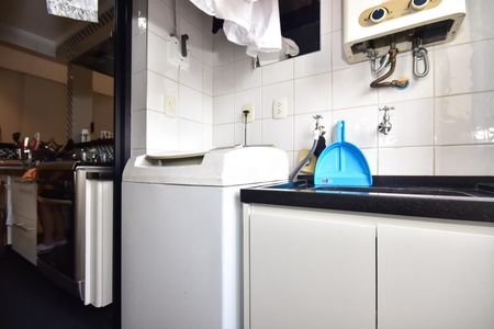 Apartamento à venda com 75m², 2 quartos e 2 vagasÁrea de Serviço