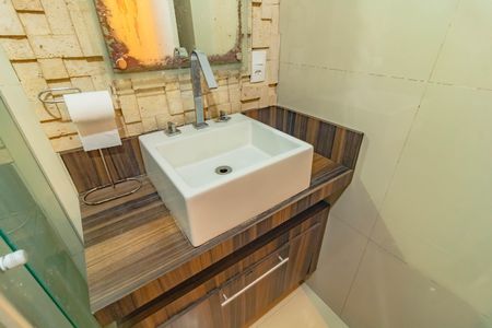 Apartamento à venda com 79m², 2 quartos e 1 vaga Apartamento à venda com 79m², 2 quartos e 1 vagaBanheiro Social