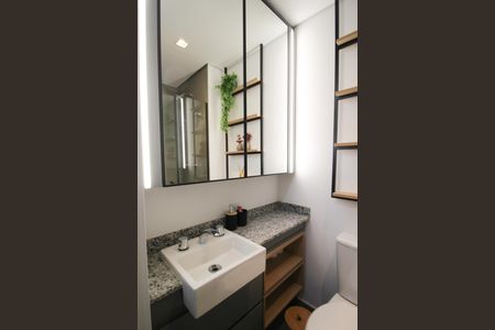 Banheiro de kitnet/studio à venda com 1 quarto, 36m² em Moema, São Paulo