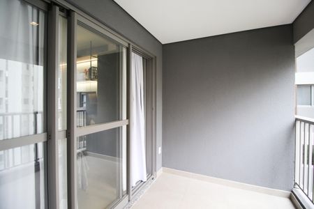 Varanda de kitnet/studio à venda com 1 quarto, 36m² em Moema, São Paulo