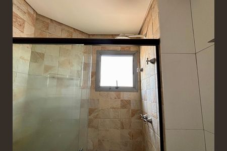 Apartamento à venda com 178m², 3 quartos e 3 vagas Apartamento à venda com 178m², 3 quartos e 3 vagasBanheiro da Suíte