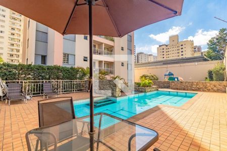 Apartamento à venda com 178m², 3 quartos e 3 vagas Apartamento à venda com 178m², 3 quartos e 3 vagasÁrea comum - Piscina