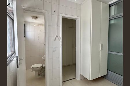 Apartamento à venda com 178m², 3 quartos e 3 vagas Apartamento à venda com 178m², 3 quartos e 3 vagasÁrea de Serviço