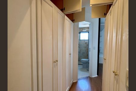 Apartamento à venda com 178m², 3 quartos e 3 vagas Apartamento à venda com 178m², 3 quartos e 3 vagasSuíte