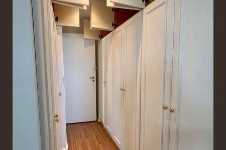 Apartamento à venda com 178m², 3 quartos e 3 vagas Apartamento à venda com 178m², 3 quartos e 3 vagasSuíte