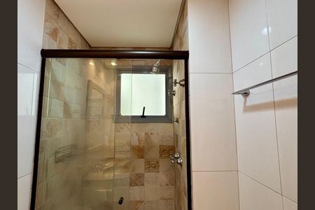 Apartamento à venda com 178m², 3 quartos e 3 vagas Apartamento à venda com 178m², 3 quartos e 3 vagasBanheiro Social