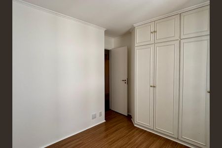 Apartamento à venda com 178m², 3 quartos e 3 vagas Apartamento à venda com 178m², 3 quartos e 3 vagasQuarto 1