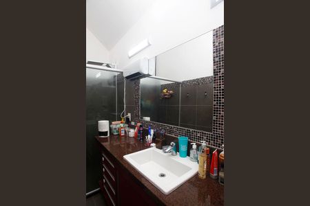 Casa à venda com 260m², 3 quartos e 2 vagasBanheiro 1 Quarto Suíte