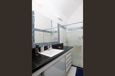 Casa à venda com 260m², 3 quartos e 2 vagasBanheiro 2