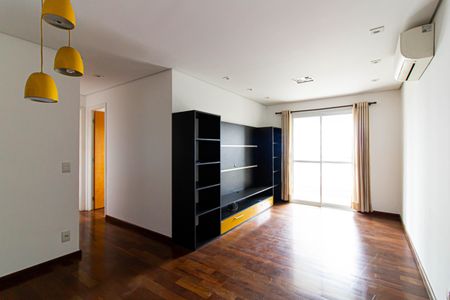 Sala de apartamento para alugar com 2 quartos, 67m² em Água Branca, São Paulo
