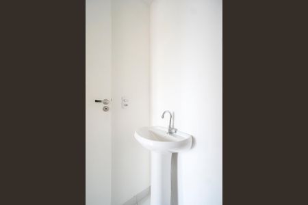 Apartamento para alugar com 37m², 2 quartos e sem vaga Apartamento para alugar com 37m², 2 quartos e sem vagaBanheiro Social