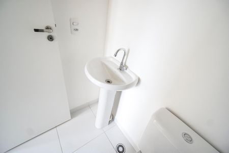 Apartamento para alugar com 37m², 2 quartos e sem vaga Apartamento para alugar com 37m², 2 quartos e sem vagaBanheiro Social