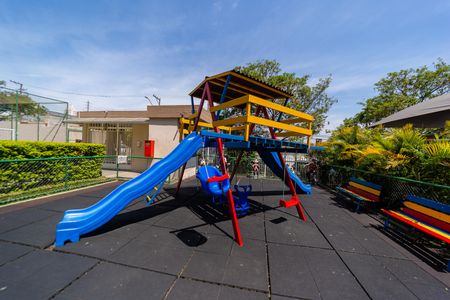 Apartamento à venda com 98m², 2 quartos e 1 vaga Apartamento à venda com 98m², 2 quartos e 1 vagaÁrea comum - Playground