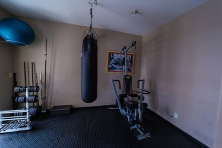 Apartamento à venda com 98m², 2 quartos e 1 vaga Apartamento à venda com 98m², 2 quartos e 1 vagaAcademia