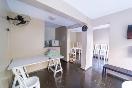 Apartamento à venda com 98m², 2 quartos e 1 vaga Apartamento à venda com 98m², 2 quartos e 1 vagaÁrea comum - Salão de festas