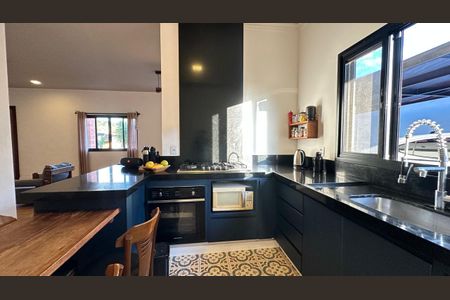 Casa de condomínio para alugar com 250m², 3 quartos e 4 vagas