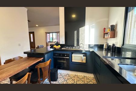 Casa de condomínio para alugar com 250m², 3 quartos e 4 vagas