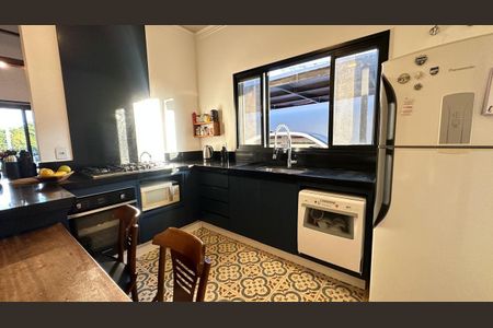 Casa de condomínio para alugar com 250m², 3 quartos e 4 vagas