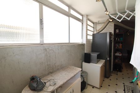 Apartamento à venda com 101m², 2 quartos e 1 vagaÁrea de Serviço