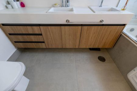 Apartamento à venda com 121m², 2 quartos e 1 vagaBanheiro da Suíte