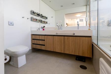 Apartamento à venda com 121m², 2 quartos e 1 vagaBanheiro da Suíte