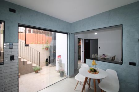 Casa à venda com 189m², 4 quartos e 2 vagasCasa 2 - Sala / Cozinha