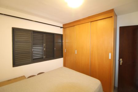 Casa à venda com 189m², 4 quartos e 2 vagasCasa 2 - Quarto 1