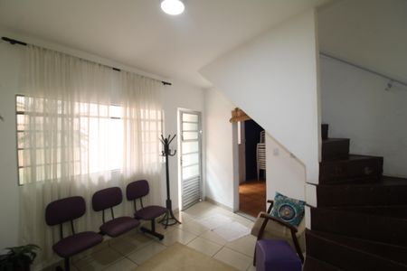 Casa à venda com 189m², 4 quartos e 2 vagasSala