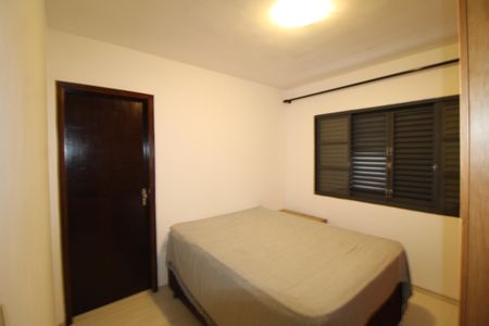 Casa à venda com 189m², 4 quartos e 2 vagasCasa 2 - Quarto 1