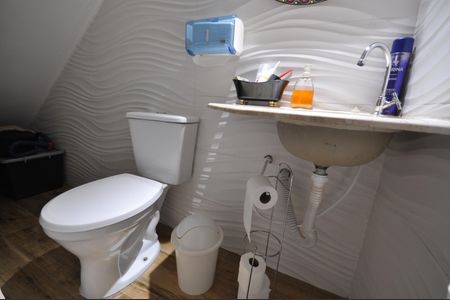 Casa à venda com 94m², 3 quartos e 2 vagasLavabo