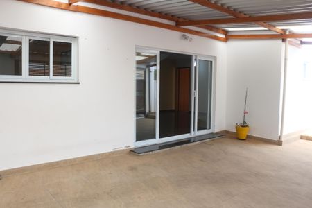 Casa à venda com 190m², 2 quartos e 3 vagasGaragem