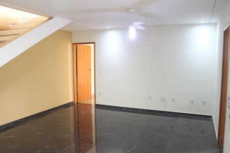Casa à venda com 190m², 2 quartos e 3 vagasSala/Cozinha