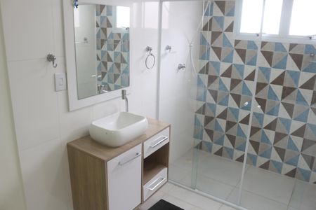 Casa à venda com 190m², 2 quartos e 3 vagasBanheiro da Suíte 1