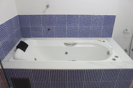 Casa à venda com 190m², 2 quartos e 3 vagasBanheiro da Suíte 2