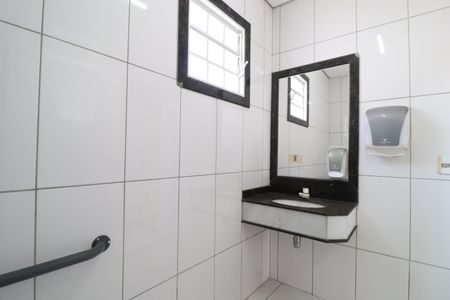 Casa para alugar com 107m², 3 quartos e 7 vagasBanheiro Social