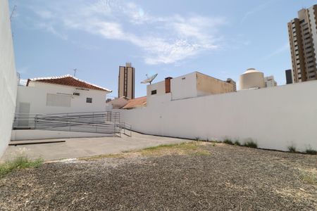 Casa para alugar com 107m², 3 quartos e 7 vagasQuintal