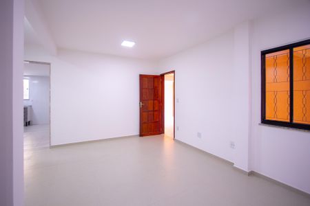 Sala de casa para alugar com 3 quartos, 120m² em Mutondo, São Gonçalo
