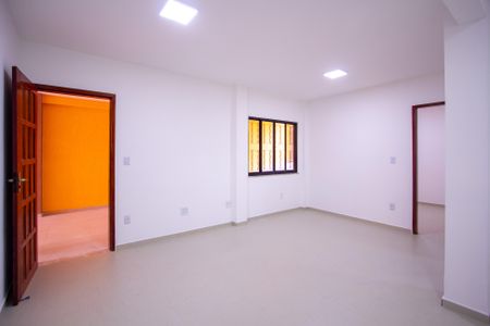 Sala de casa para alugar com 3 quartos, 120m² em Mutondo, São Gonçalo