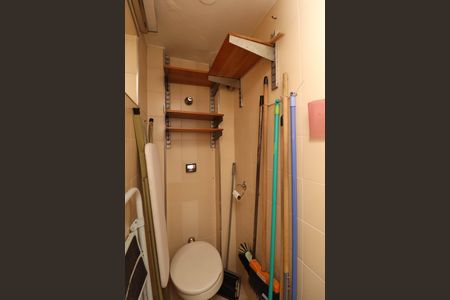 Apartamento à venda com 78m², 2 quartos e 1 vaga Apartamento à venda com 78m², 2 quartos e 1 vagaBanheiro de serviço