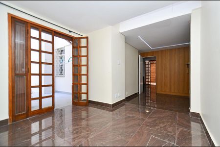 Sala de apartamento para alugar com 3 quartos, 150m² em Santo Antônio, Belo Horizonte