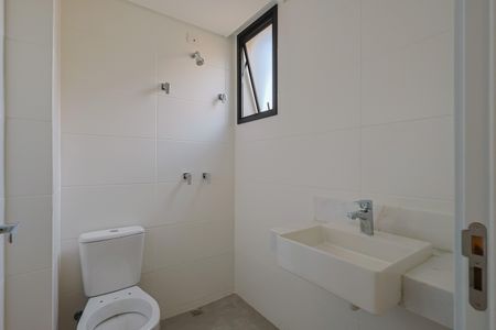 Apartamento à venda com 110m², 2 quartos e 2 vagas Apartamento à venda com 110m², 2 quartos e 2 vagasBanheiro da Suíte