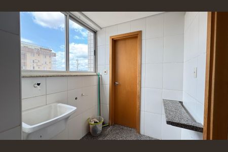 Apartamento à venda com 115m², 4 quartos e 2 vagasLavanderia