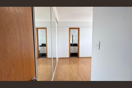Apartamento à venda com 115m², 4 quartos e 2 vagasQuarto